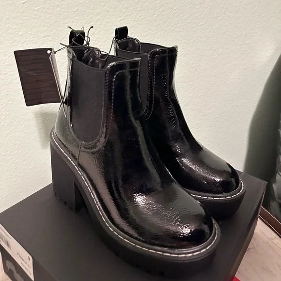 Forever 21 Black boots (new with tags). US Women’s Size 5.5 - Picture 3 of 5